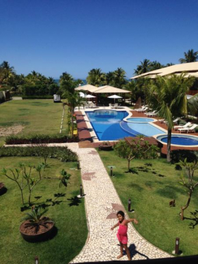 3 Suítes, praia e piscina